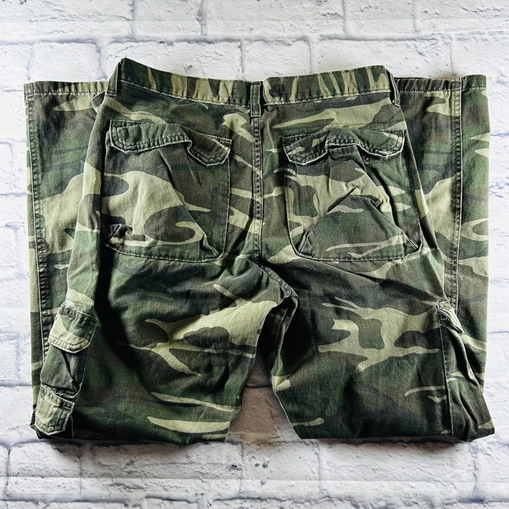 Wrangler Mens Green Camo Cargo Pants 32x30 Hunting Hiking Utility Pockets